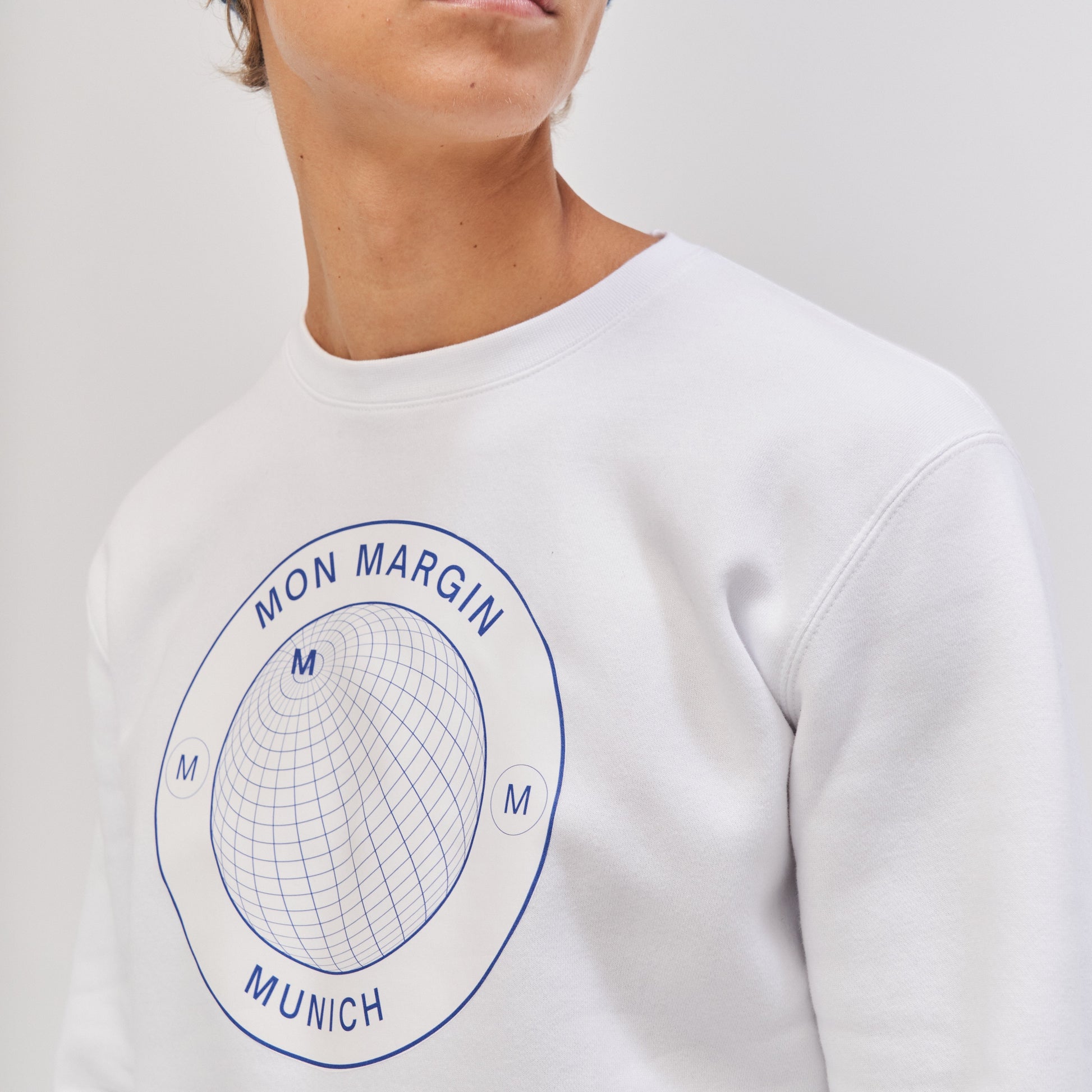 WORLD CREWNECK PULLOVER I MON MARGIN